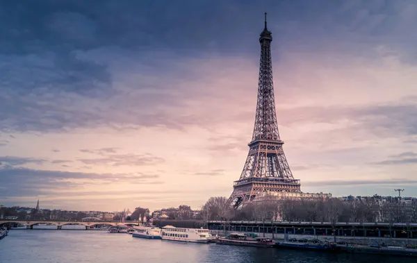 visit Paris
